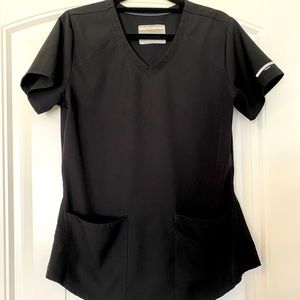 Women’s Sketchers black scrub top